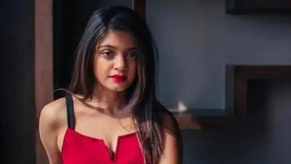 25 वर्षीय एक्ट्रेस ईश्वरी देशपांडे की मौत, कार पानी में डूबने से हुआ हादसा