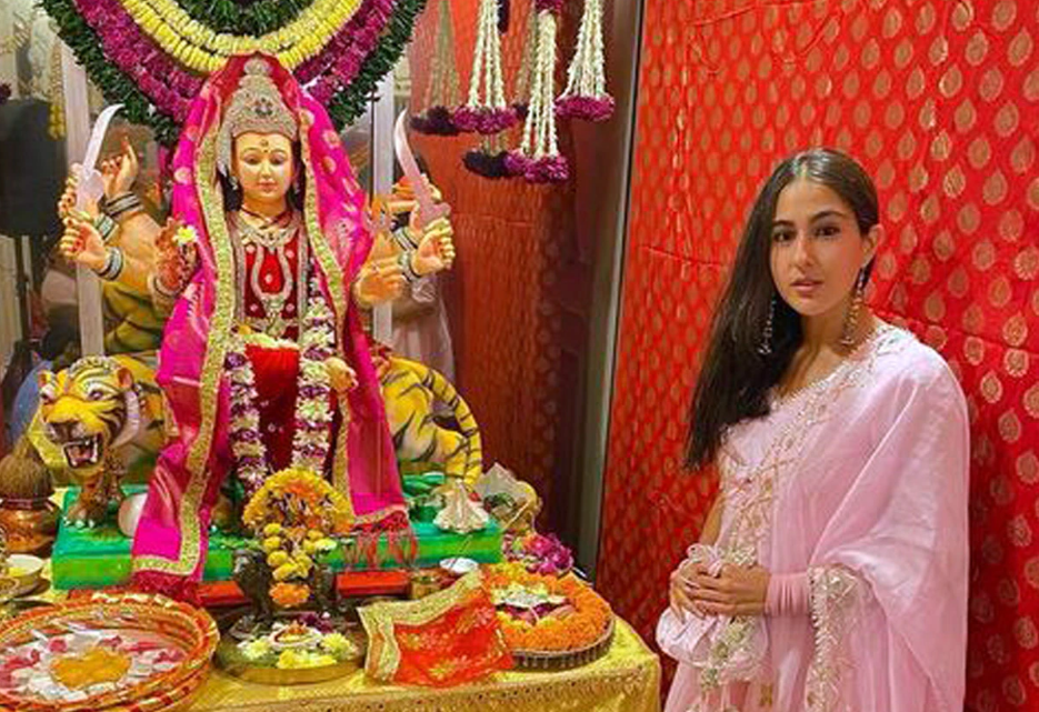 हाल ही में सारा ने दशहरा के मौके पर सभी देशवासियों को इस त्योहार की शुभकामनाएं दीं.