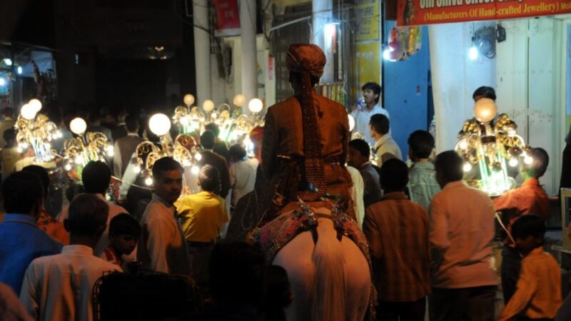 बारात बनी जंग का मैदान, बैंड वाले और बारातियों के बीच छिड़ा विवाद