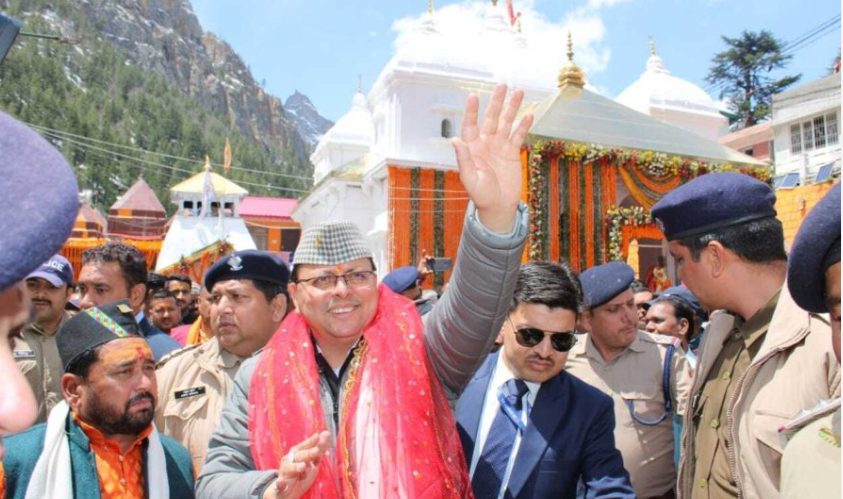 मुख्यमंत्री धामी ने श्रद्धालुओं का किया स्वागत, गंगोत्री-यमुनोत्री में की पूजा-अर्चना
