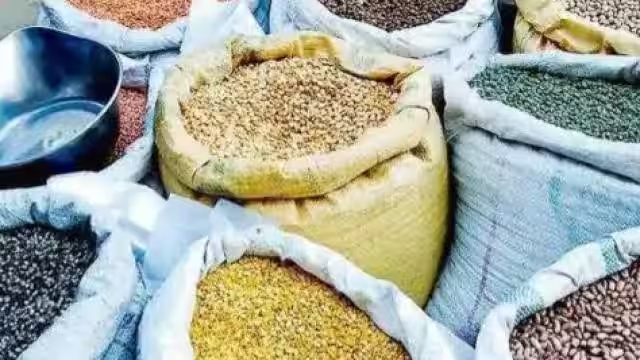 खाघ सुरक्षा विभाग ने की खाघ पदार्थो की सैम्पलिंग