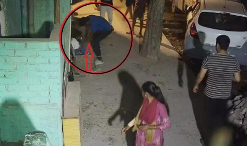 लोगों के सामने की नाबालिग की बेरहमी से हत्या