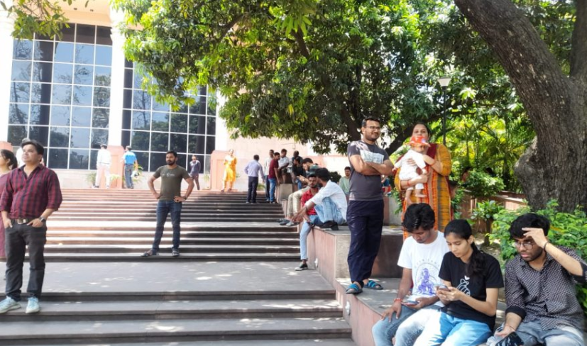 शूटिंग के लिए आईआईटी रूड़की पहुंचे अभिनेता अक्षय कुमार