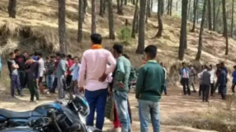 संदिग्ध हालत में मिला युवती का शव