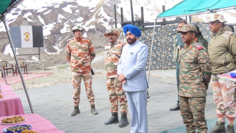 -जवानों के समर्पण और कर्तव्यनिष्ठा पर प्रत्येक देशवासी को है गर्व: राज्यपाल