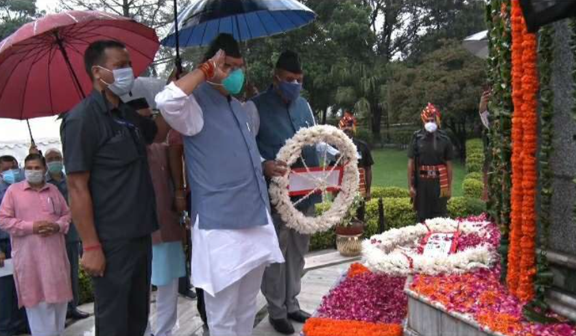 मुख्यमंत्री ने कारगिल विजय दिवस पर शहीदों को किया नमन, परिजनों को किया सम्मानित