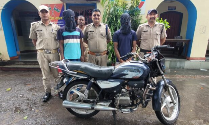 चोरी की बाईक के साथ दो गिरफ्तार