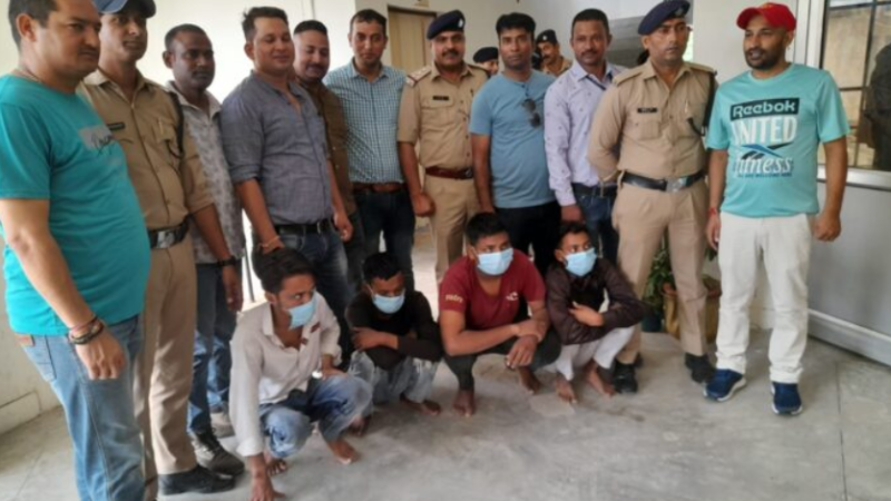 लूट के इरादे से आरोपियों ने की थी बुर्जुग की गला काटकर हत्या