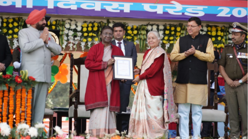 राष्ट्रपति द्रौपदी मुर्मू द्वारा राज्य की चार विभूतियों को उत्तराखण्ड गौरव सम्मान से नवाज़ा