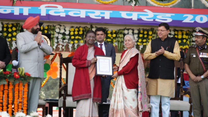 राष्ट्रपति द्रौपदी मुर्मु की उपस्थिति में पुलिस लाइन देहरादून में हुआ राज्य स्थापना दिवस कार्यक्रम का भव्य आयोजन