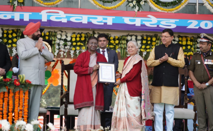 राष्ट्रपति द्रौपदी मुर्मु की उपस्थिति में पुलिस लाइन देहरादून में हुआ राज्य स्थापना दिवस कार्यक्रम का भव्य आयोजन
