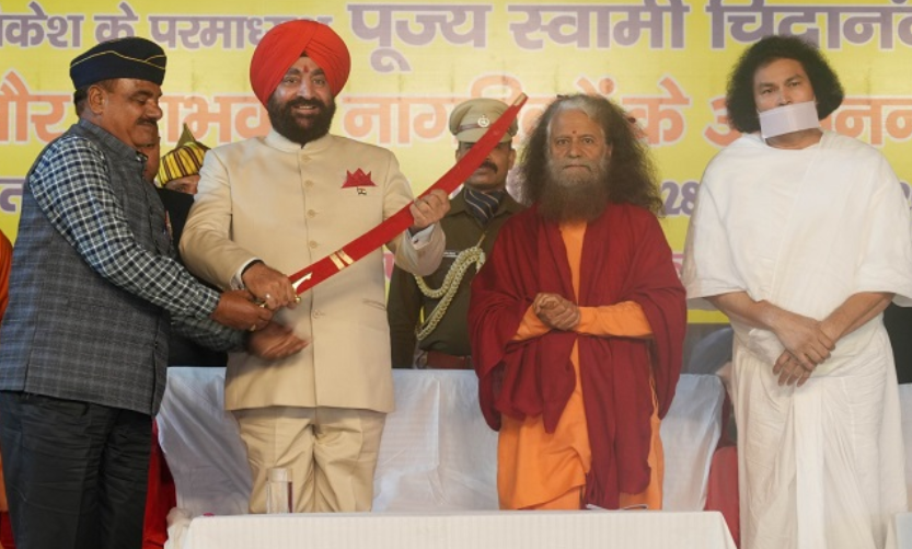 राष्ट्र और जनहित को सर्वाेपरि रखते हुए समाज के लिए बेहतर कार्य करने की जरूरतः राज्यपाल