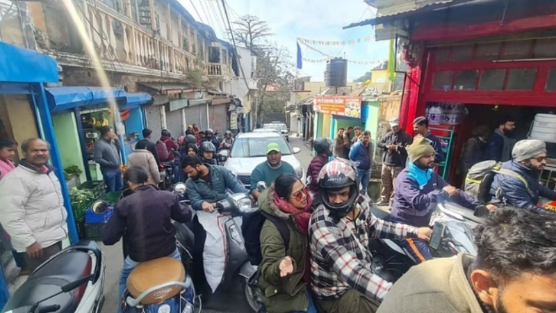 क्रिसमस और नए साल से पहले पर्यटन स्थल सैलानियों से हुए गुलजार