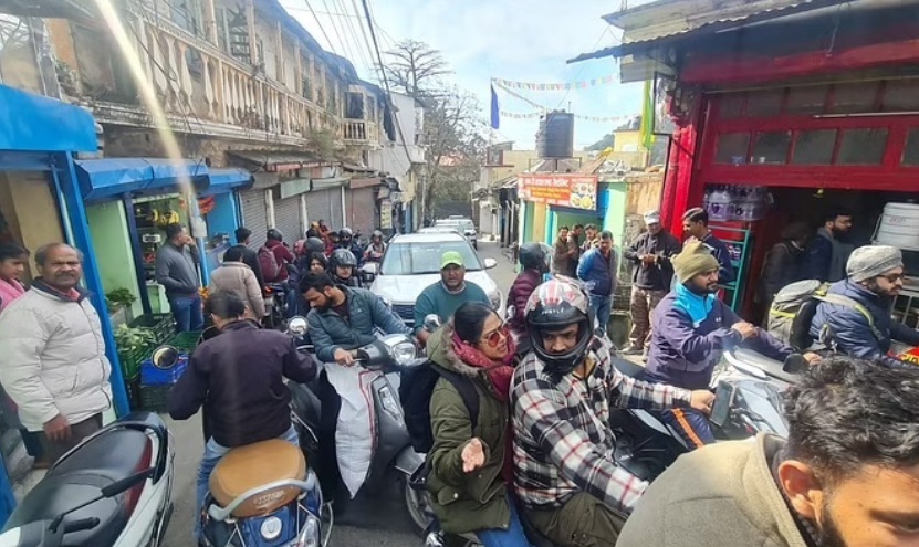 क्रिसमस और नए साल से पहले पर्यटन स्थल सैलानियों से हुए गुलजार