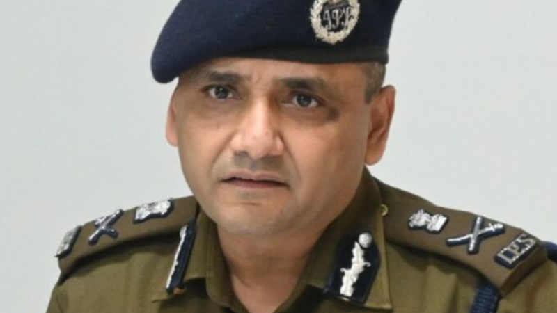 वरिष्ठ अधिकारियों का अभिवादन सही तरीके से करेंः डीजीपी