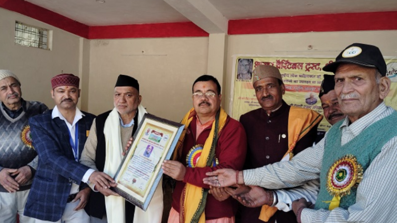 वरिष्ठ पत्रकार ईश्वरी प्रसाद उनियाल को मिला ‘डॉ. गोविन्द चातक स्मृति आखर साहित्य सम्मान’