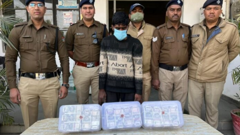 चोरी का खुलासा, 31 लाख रूपये के साथ आरोपी गिरफ्तार