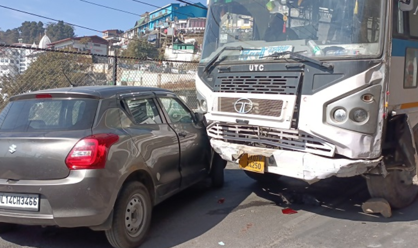 रोडवेज बस के ब्रेक फेल, टक्कर मारकर तीन वाहनों को किया क्षतिग्रस्त