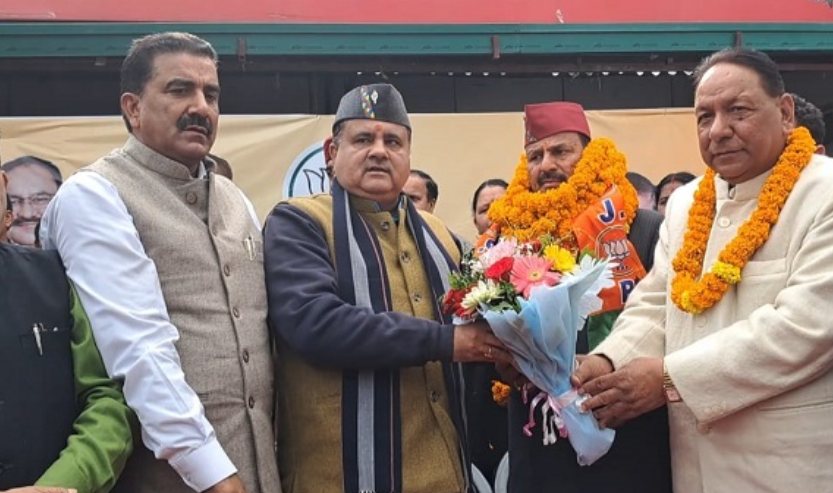 पूर्व कैबिनेट मंत्री, कांग्रेस के प्रदेश महामंत्री और मीडिया प्रभारी सहित कई ने ली भाजपा की सदस्यता
