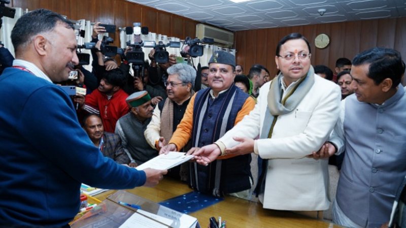 राज्यसभा के लिए भाजपा प्रत्याशी महेंद्र भट्ट ने किया नामांकन