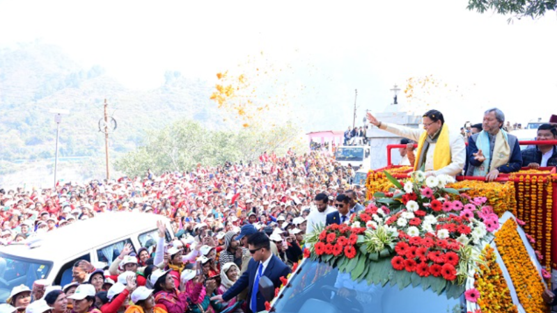 मुख्यमंत्री के गौचर में आयोजित रोड शो में उमड़ा जनसमूह