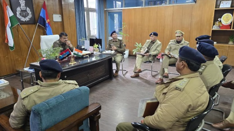 आगामी विधानसभा सत्र व लोकसभा चुनावों के दृष्टिगत एसएसपी ने की अधिनस्त अधिकारियों के साथ बैठक