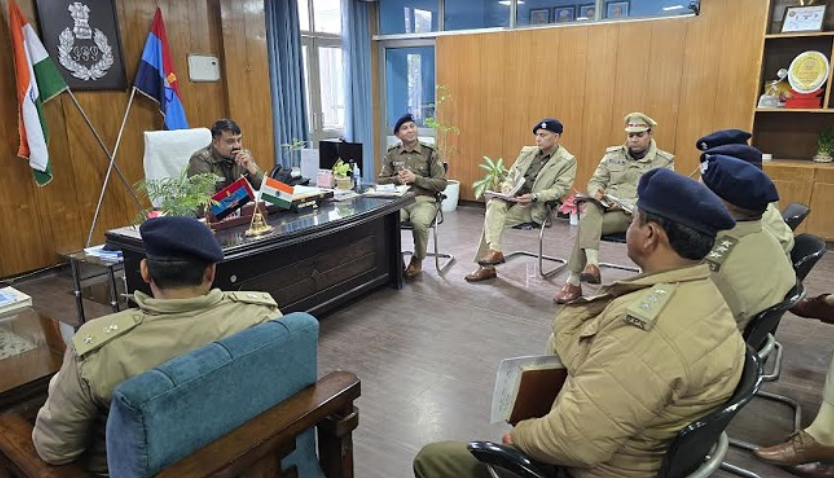आगामी विधानसभा सत्र व लोकसभा चुनावों के दृष्टिगत एसएसपी ने की अधिनस्त अधिकारियों के साथ बैठक
