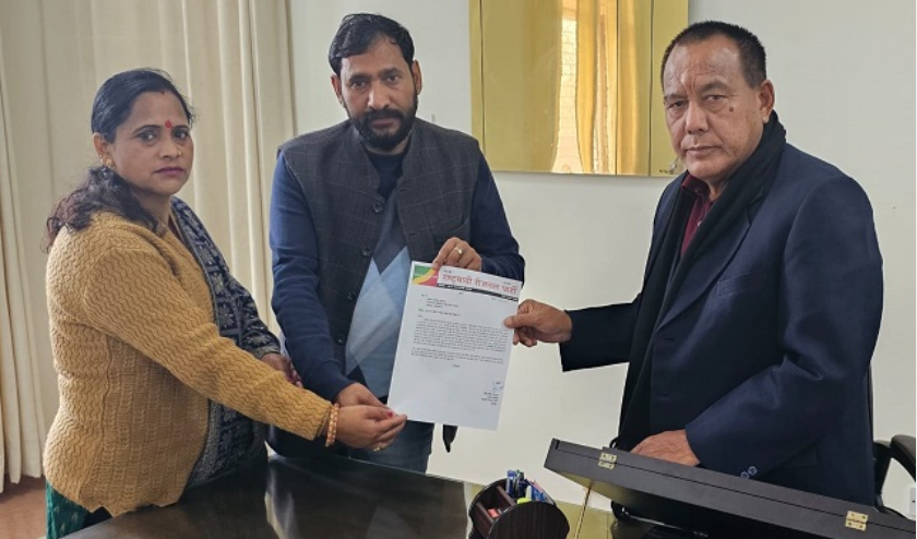 भर्ती की समस्याओं को लेकर यूकेएसएससी आयोग के अध्यक्ष से मिले रीजनल पार्टी के कार्यकर्ता