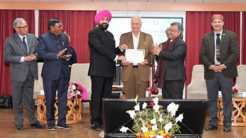 राज्यपाल ने 6 लोगों को ‘‘उत्तराखण्ड विज्ञान पुरोधा सम्मान’’ से सम्मानित किया