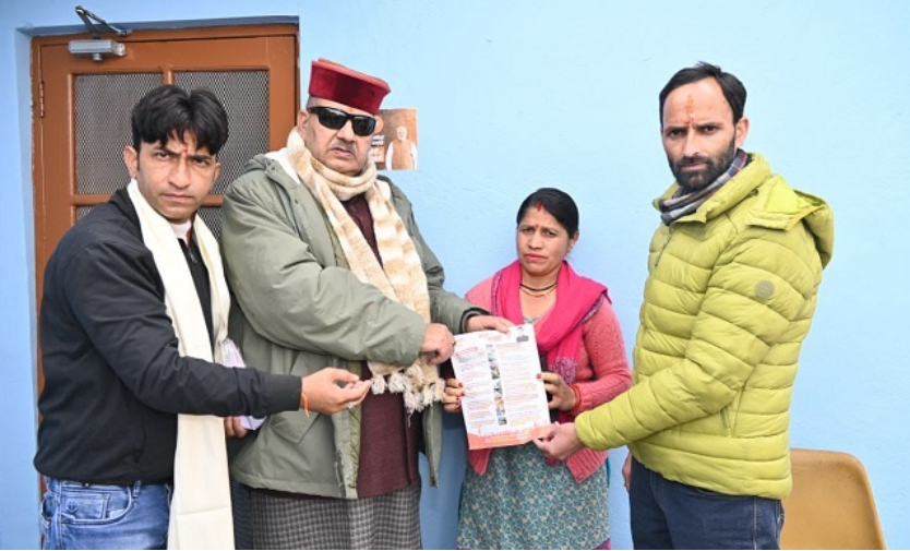 विभिन्न योजनाओं के लाभार्थियों से मंत्री जोशी ने लिया फीडबैक