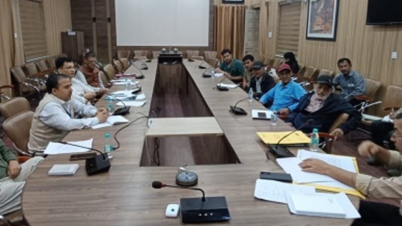 एडीएम ने प्रिन्टिंग प्रेस के स्वामियों के साथ की बैठक