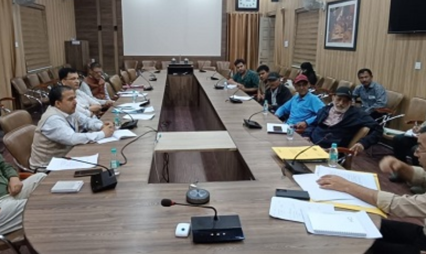 एडीएम ने प्रिन्टिंग प्रेस के स्वामियों के साथ की बैठक
