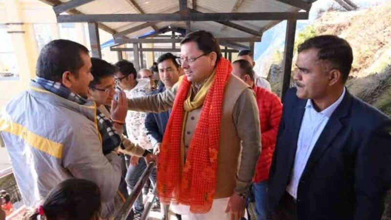 मुख्यमंत्री धामी ने सिद्धपीठ माँ सुरकण्डा मन्दिर, पूजा अर्चना कर प्रदेश की खुशहाली और समृद्धि की कामना की