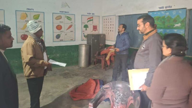 मुख्य विकास अधिकारी आरसी तिवारी ने किया विभिन्न पोलिंग बूथों का निरीक्षण…