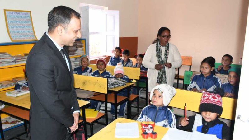 जिलाधिकारी आशीष भटगांई ने प्राथमिक विद्यालय नौघर व गढ़सेर का निरीक्षण किया…