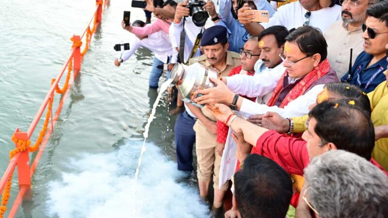 मुख्यमंत्री ने लक्ष्मीनारायण घाट रुड़की में किया मां गंगा आरती का शुभारंभ