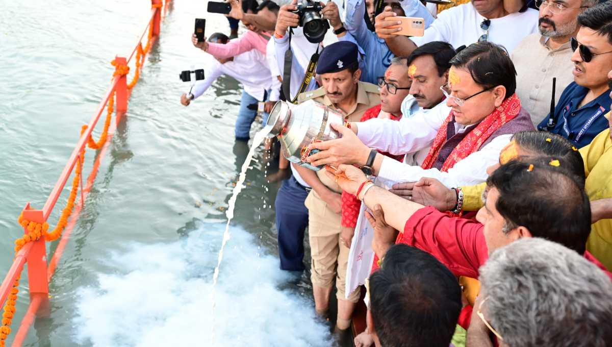 मुख्यमंत्री ने लक्ष्मीनारायण घाट रुड़की में किया मां गंगा आरती का शुभारंभ