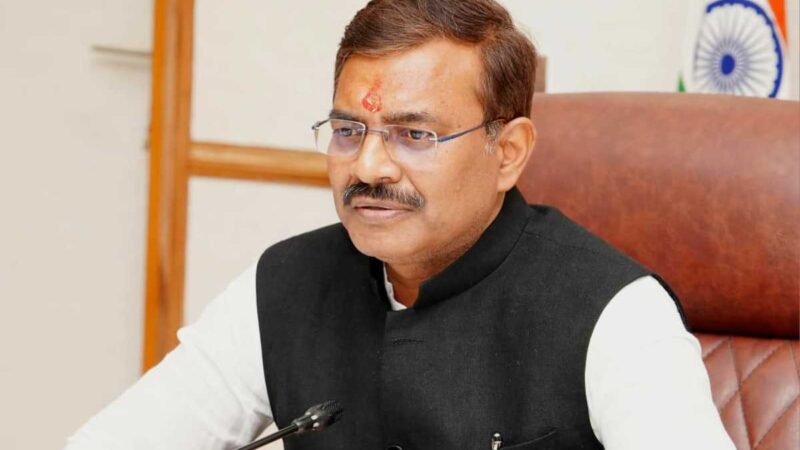 मुख्य सचिव आनन्द बर्द्धन ने विभागों को बजट प्रावधान के अनुरूप राजस्व बढ़ाने के निर्देश दिए