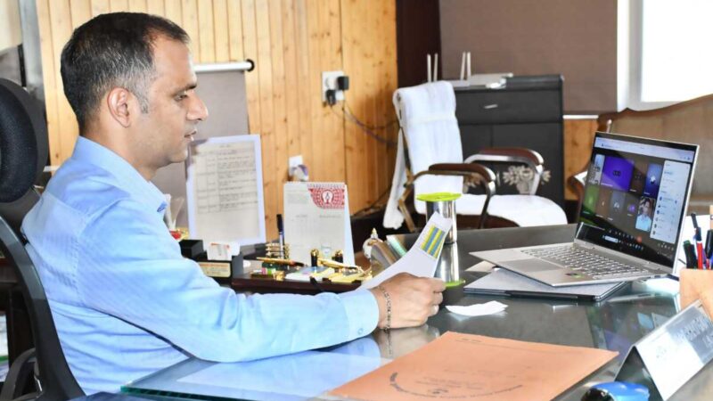 पेंशन आधार सीडिंग व यूसीसी पंजीकरण में तेजी लाएं: डीएम बागेश्वर