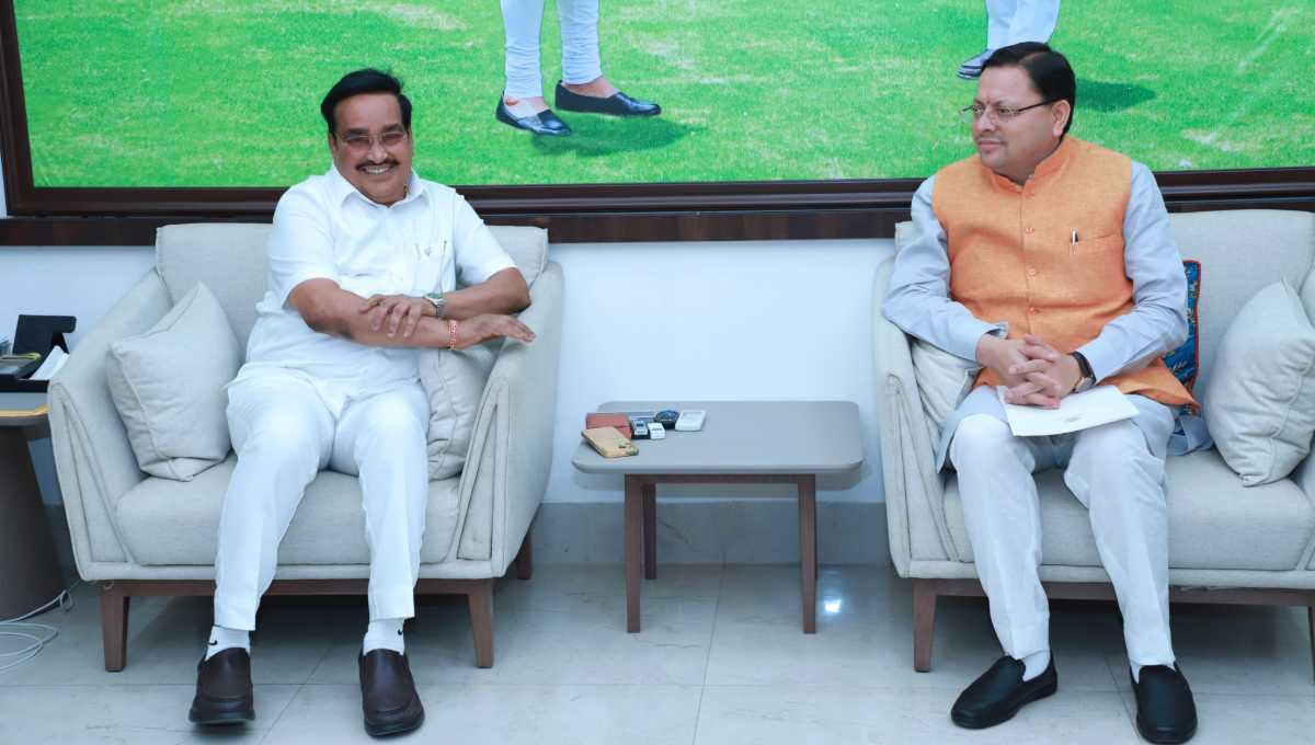 मुख्यमंत्री पुष्कर सिंह धामी ने नई दिल्ली में जलशक्ति मंत्री सी आर पाटिल से शिष्टाचार भेंट की