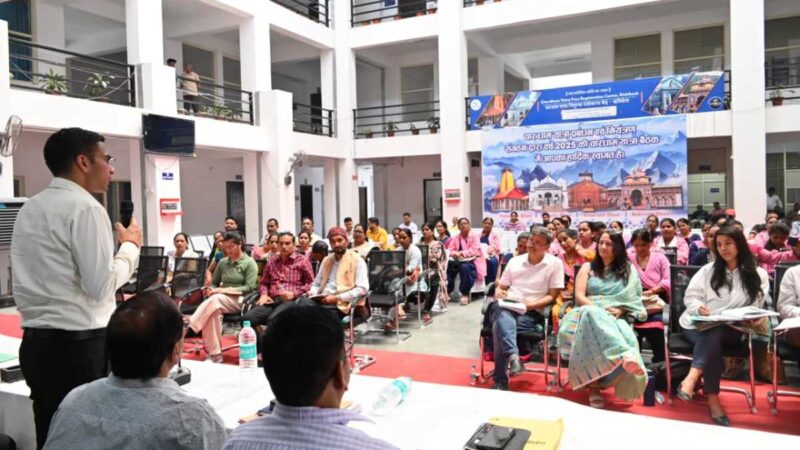 मुख्यमंत्री की प्रेरणा से अग्रणी पक्ति के योद्धाओं को सशक्त बनाते डीएम सविन
