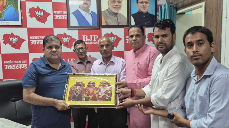 कुरुड़ और देवराड़ा को यात्रा के मानचित्र पर अंकित करें सरकार