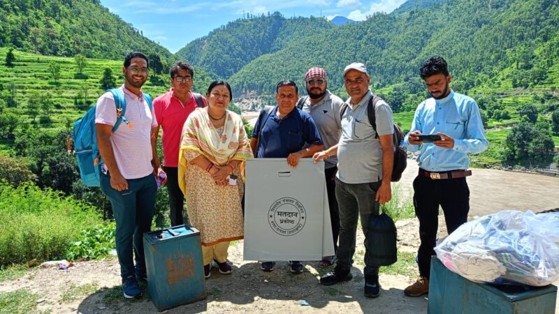 पंचायत चुनाव 2025: चंपावत के दूरस्थ मतदान केंद्रों पर P2 पोलिंग पार्टियाँ सकुशल पहुँचीं