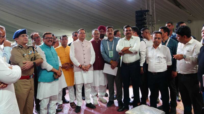 धामी सरकार मनाएगी एक लाख करोड़ की ग्राउंडिंग का उत्सव, मुख्यमंत्री ने तैयारियों को परखा