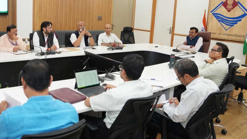 मुख्य सचिव आनन्द बर्द्धन ने बाकी बचे 36 विभागों की समीक्षा