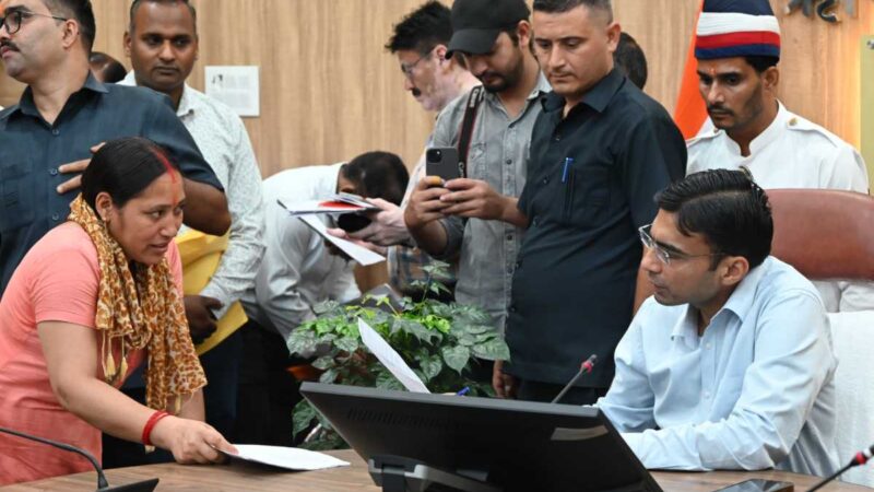 डीएम ने पकड़ा भीषण खेल, एक ही व्यक्ति ने गुमराह कर दो बार विक्रय कर दी टिहरी बांध प्रभावितों को भूमि