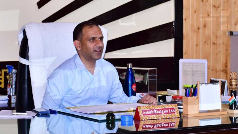 जिलाधिकारी आशीष भटगाई के नेतृत्व में इन गांवों के विस्थापन को मिली स्वीकृति