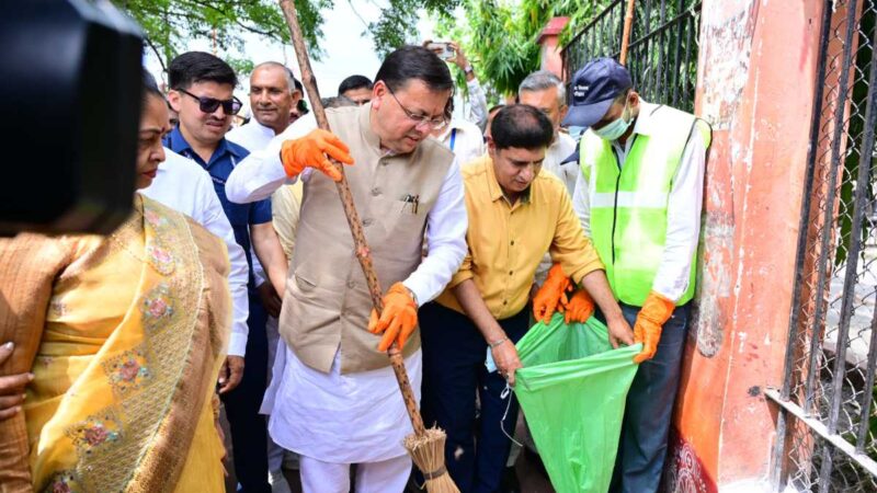 मुख्यमंत्री ने एक पेड़ मॉं के नाम अभियान के तहत किया पौधारोपण