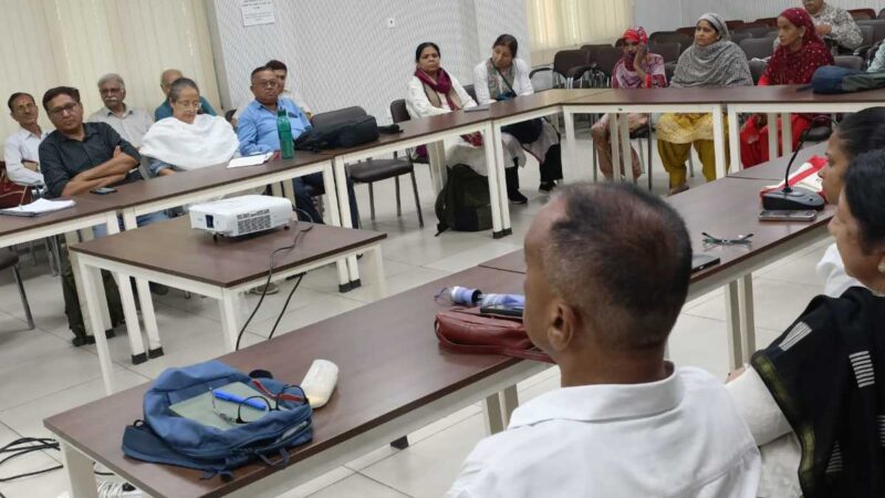 दिव्यांग जनों की उद्यम में  हिस्सेदारी  विषय पर बातचीत पर दून पुस्तकालय में हुआ मंथन