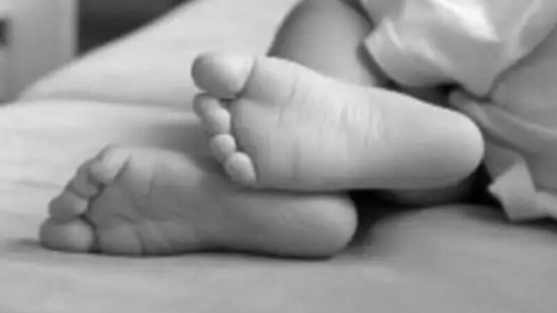 4 घंटे तड़पता रहा फौजी का डेढ़ साल का बेटा, नहीं मिला इलाज, चली गई जान